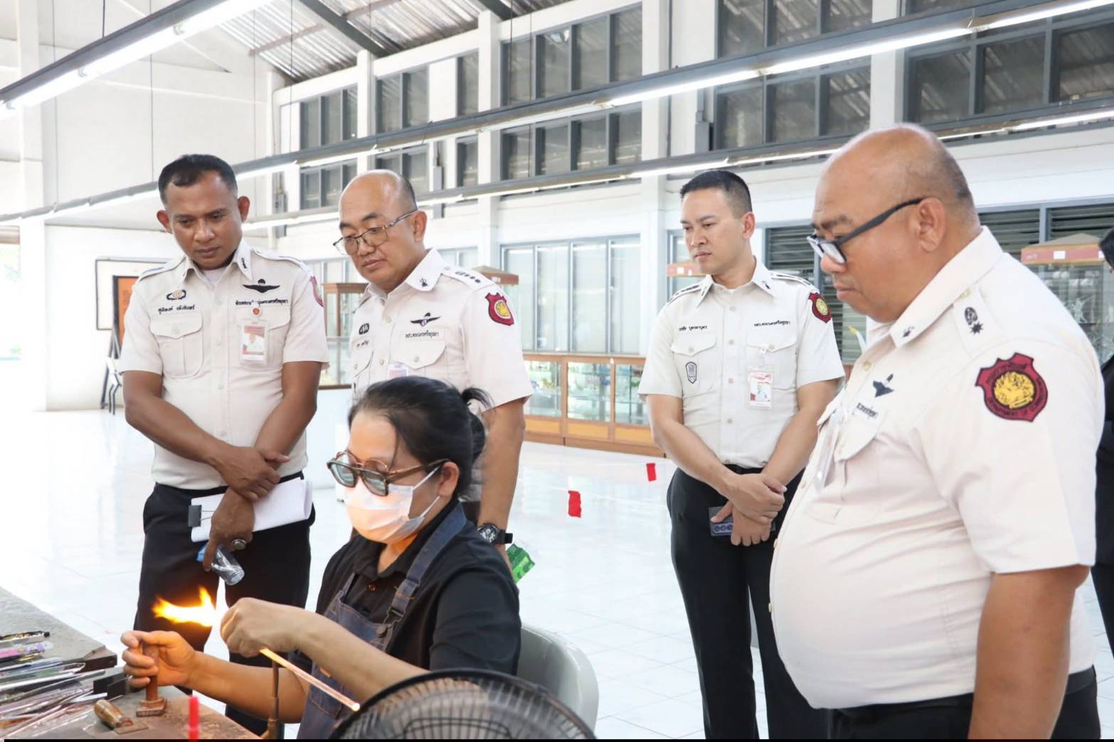 title - ผู้อำนวยการศูนย์ส่งเสริมและพัฒนาอาชีพเสริมนอกภาคการเกษตร ให้การต้อนรับ ผู้อำนวยการทัณฑสถานวัยหนุ่มพระนครศรีอยุธยา พร้อมด้วย ผู้อำนวยการส่วนและหัวหน้าฝ่ายทัณฑสถานฯ เข้าเยี่ยมชมแผนกฝึกอบรมทั้ง 12 แผนก และพื้นที่ภายในศูนย์ส่งเสริมและพัฒนาอาชีพเสริมนอกภาคการเกษตร 